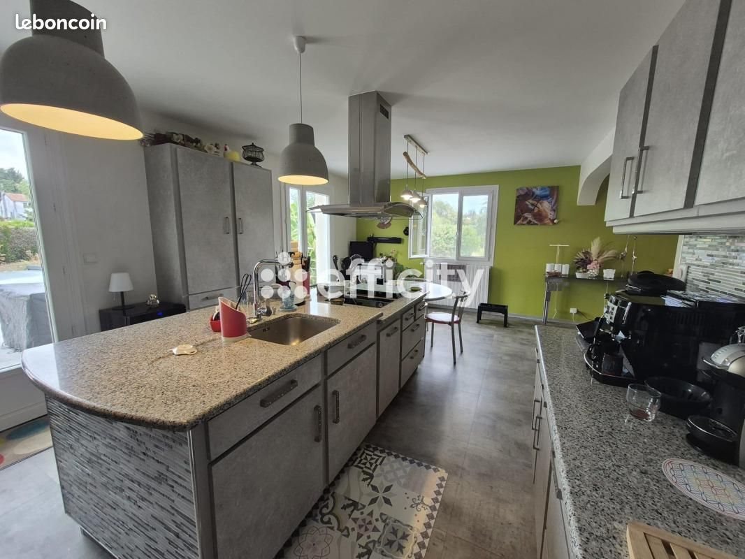Maison à vendre, 220m², Saint-Mathieu