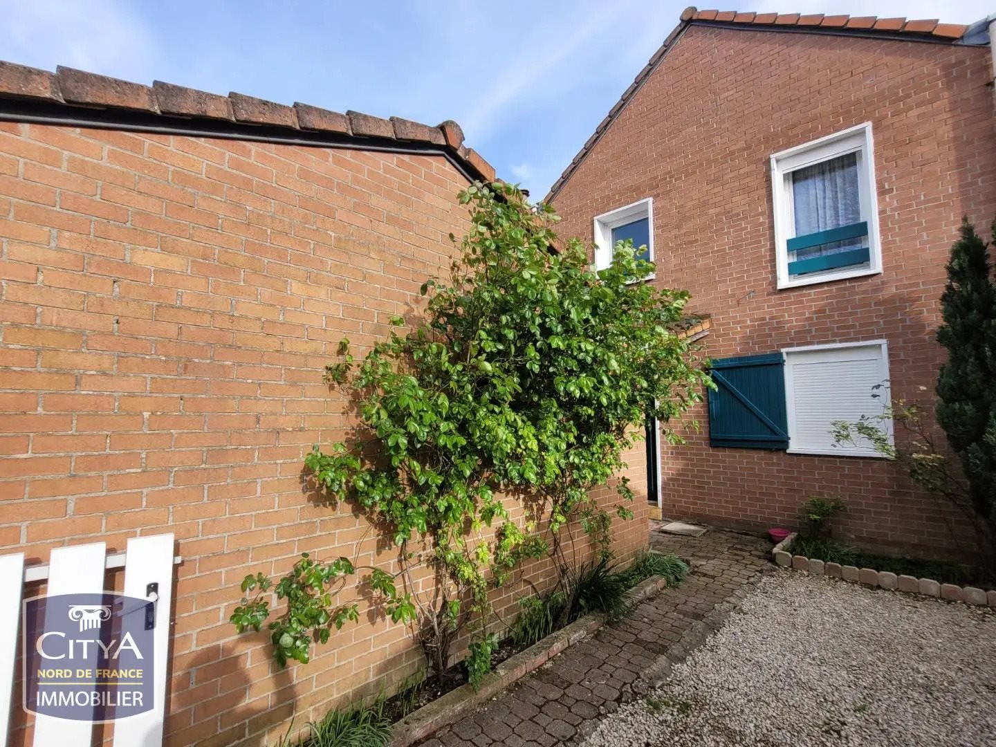 Maison à louer, 76m², Santes