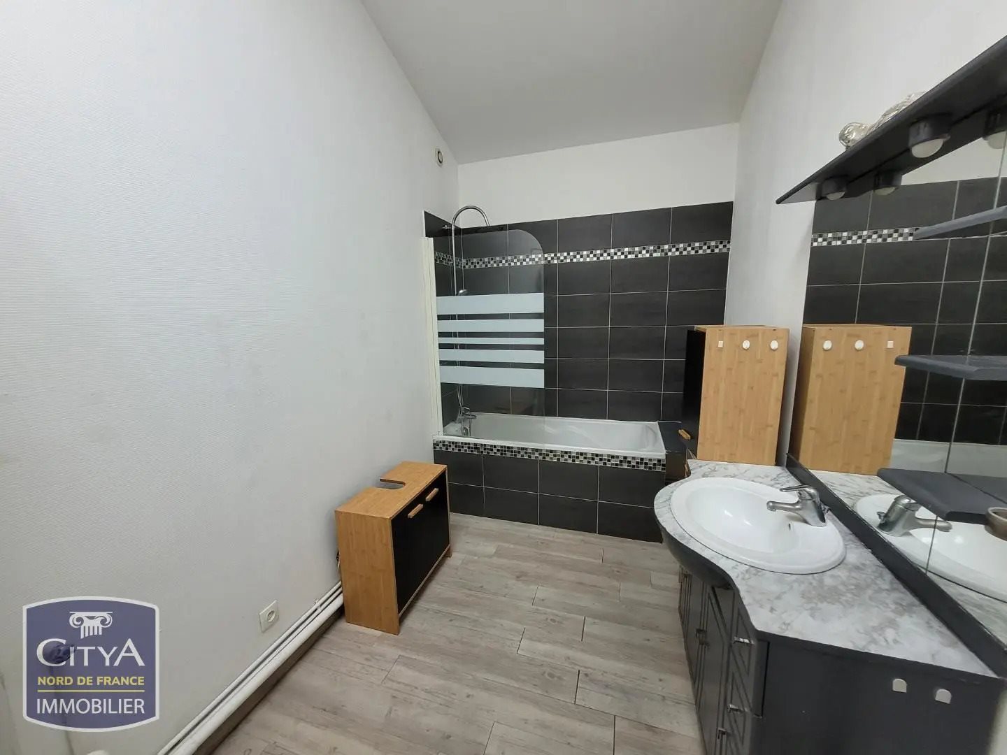 Appartement à louer, 68m², Loos