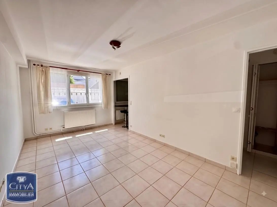 Appartement à louer, 27m², Tours