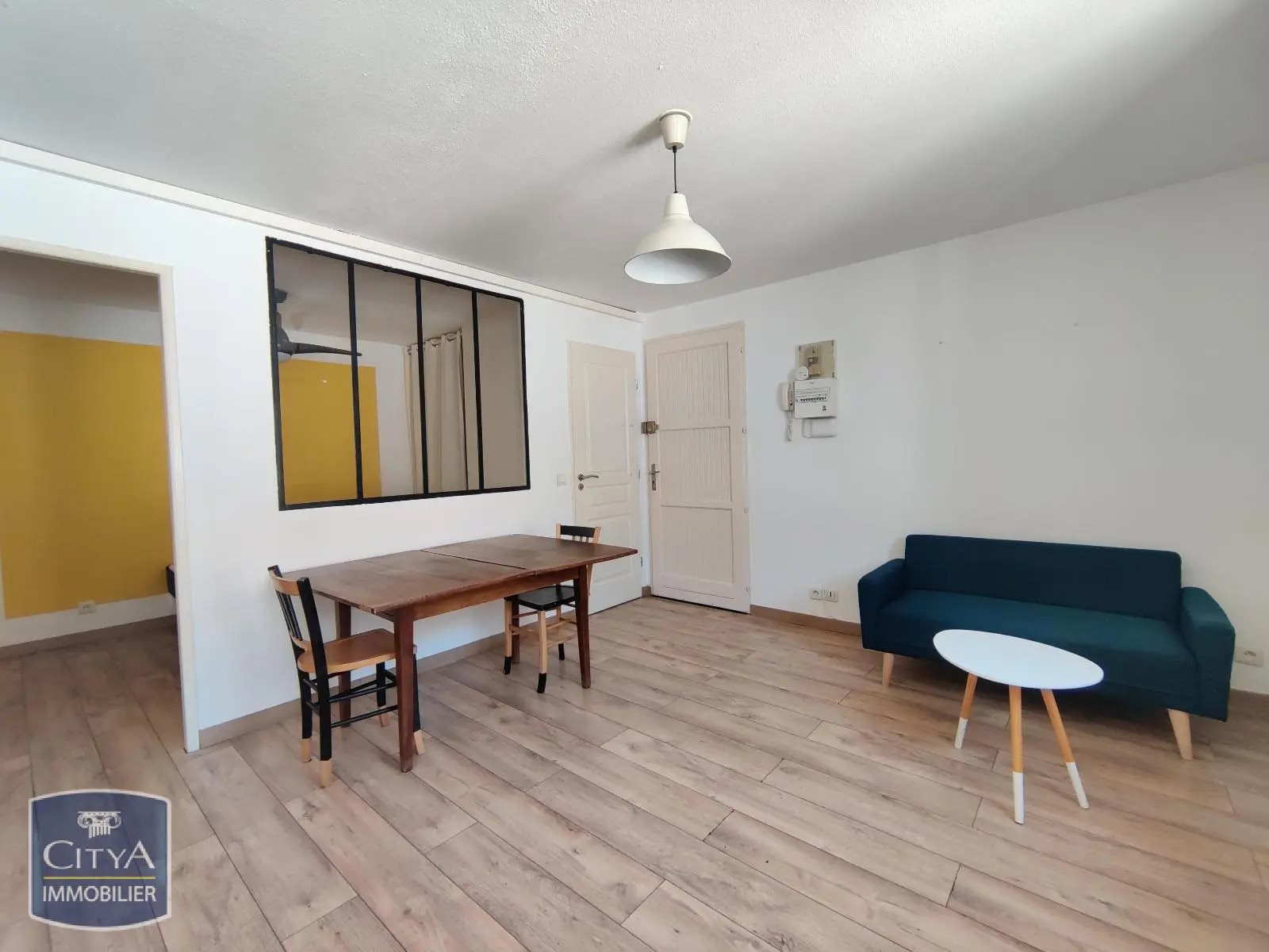 Appartement à louer, 1m², Nîmes