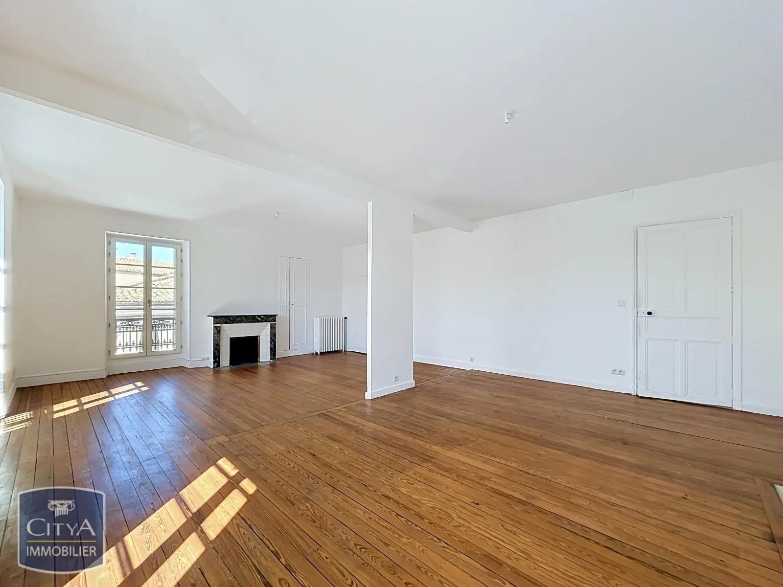 Appartement à louer, 190m², Nîmes