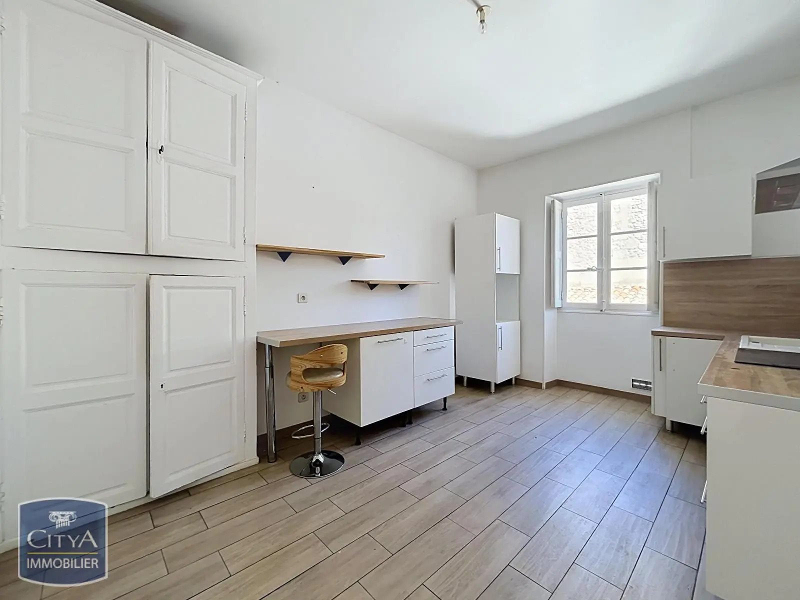Appartement à louer, 190m², Nîmes
