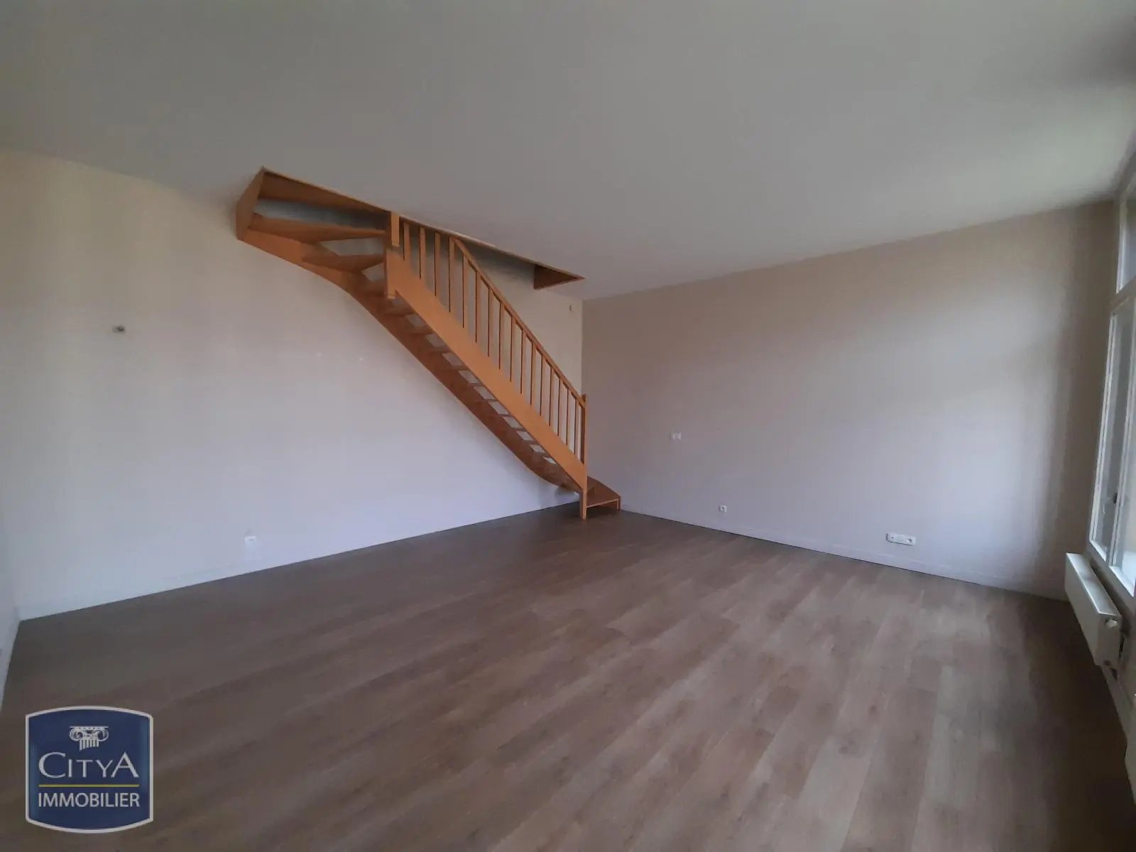 Appartement à louer, 75m², Sedan
