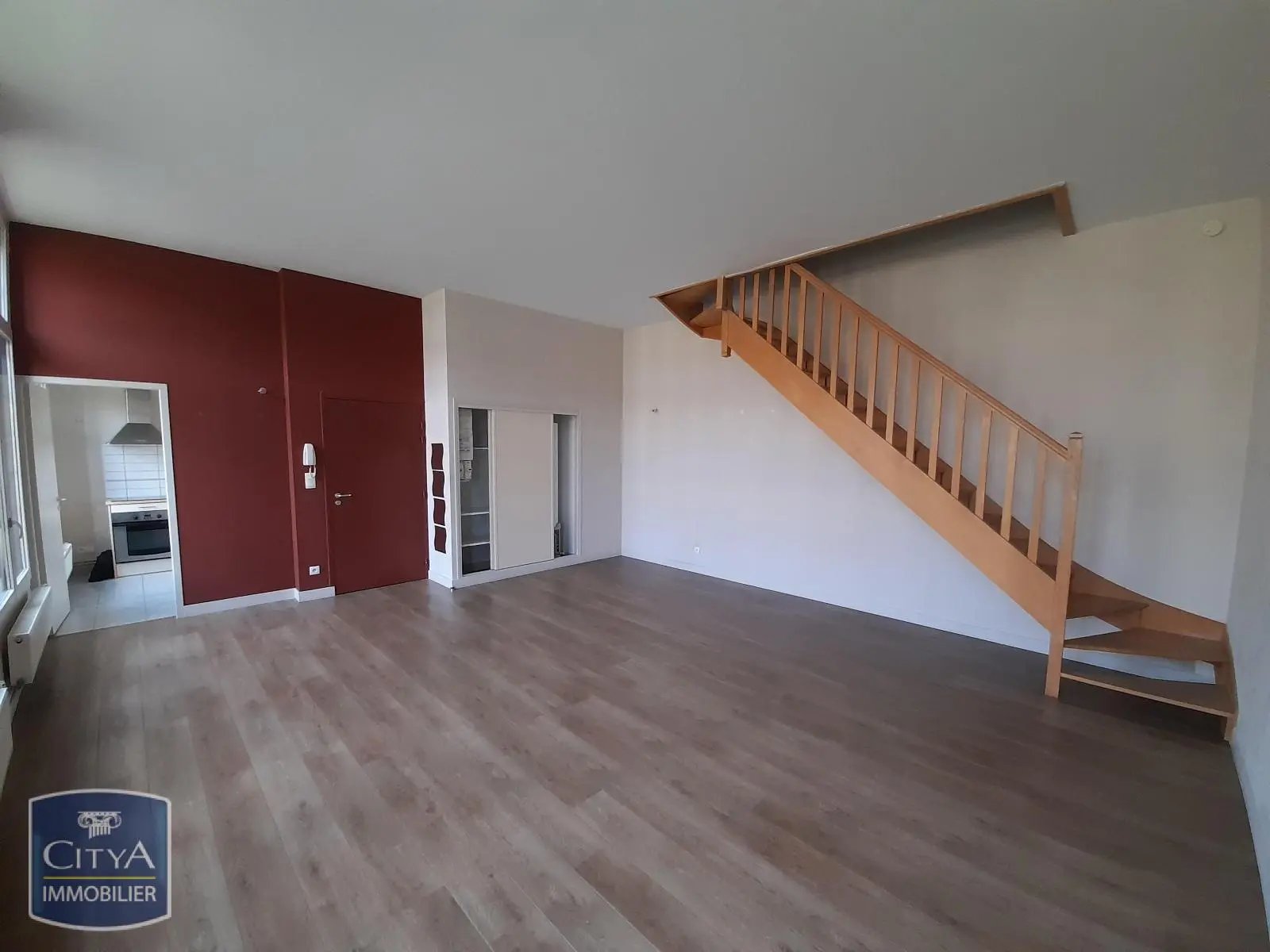 Appartement à louer, 75m², Sedan