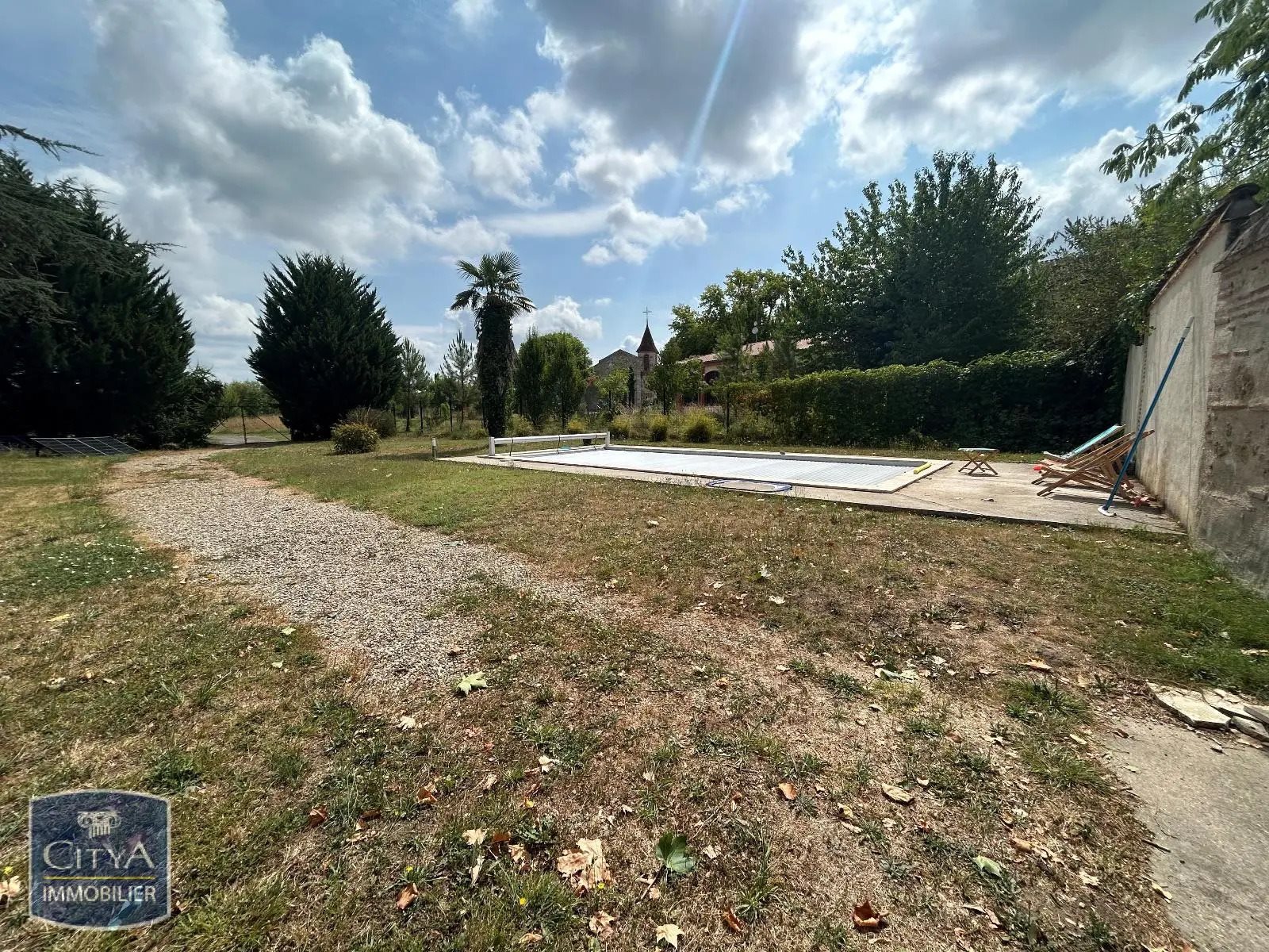 Maison à louer, 402m², Boé