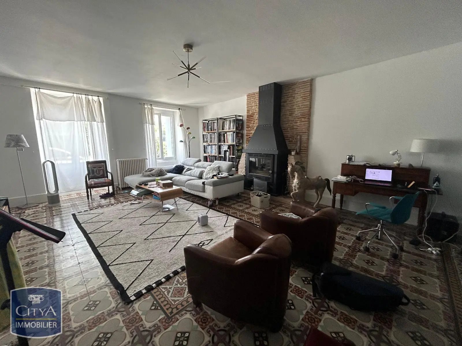 Maison à louer, 402m², Boé
