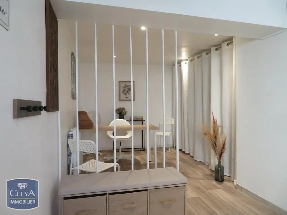 Maison à louer, 54m², Villegailhenc
