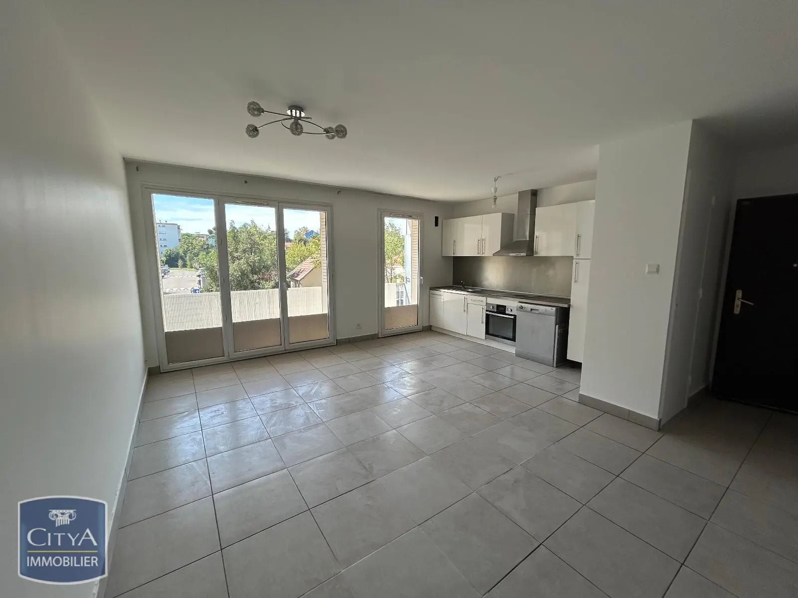 Appartement à louer, 82m², Bron