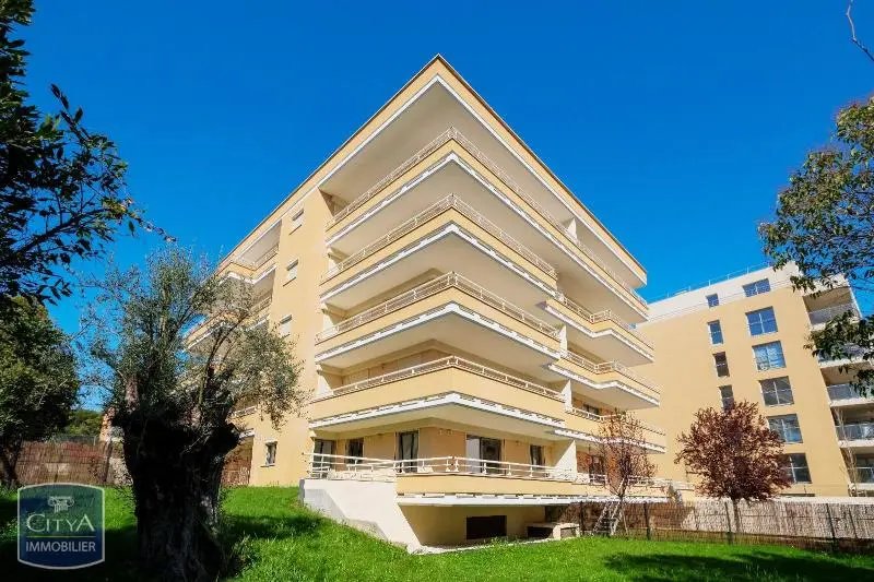 Appartement à louer, 54m², Antibes