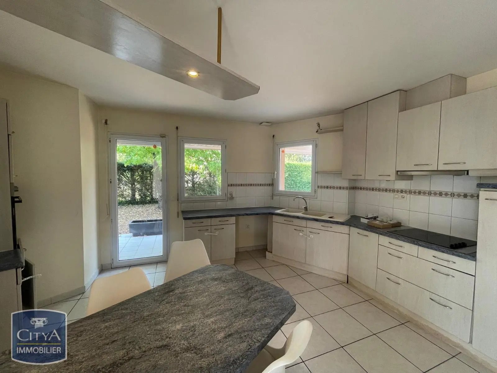 Maison à louer, 185m², Lescar