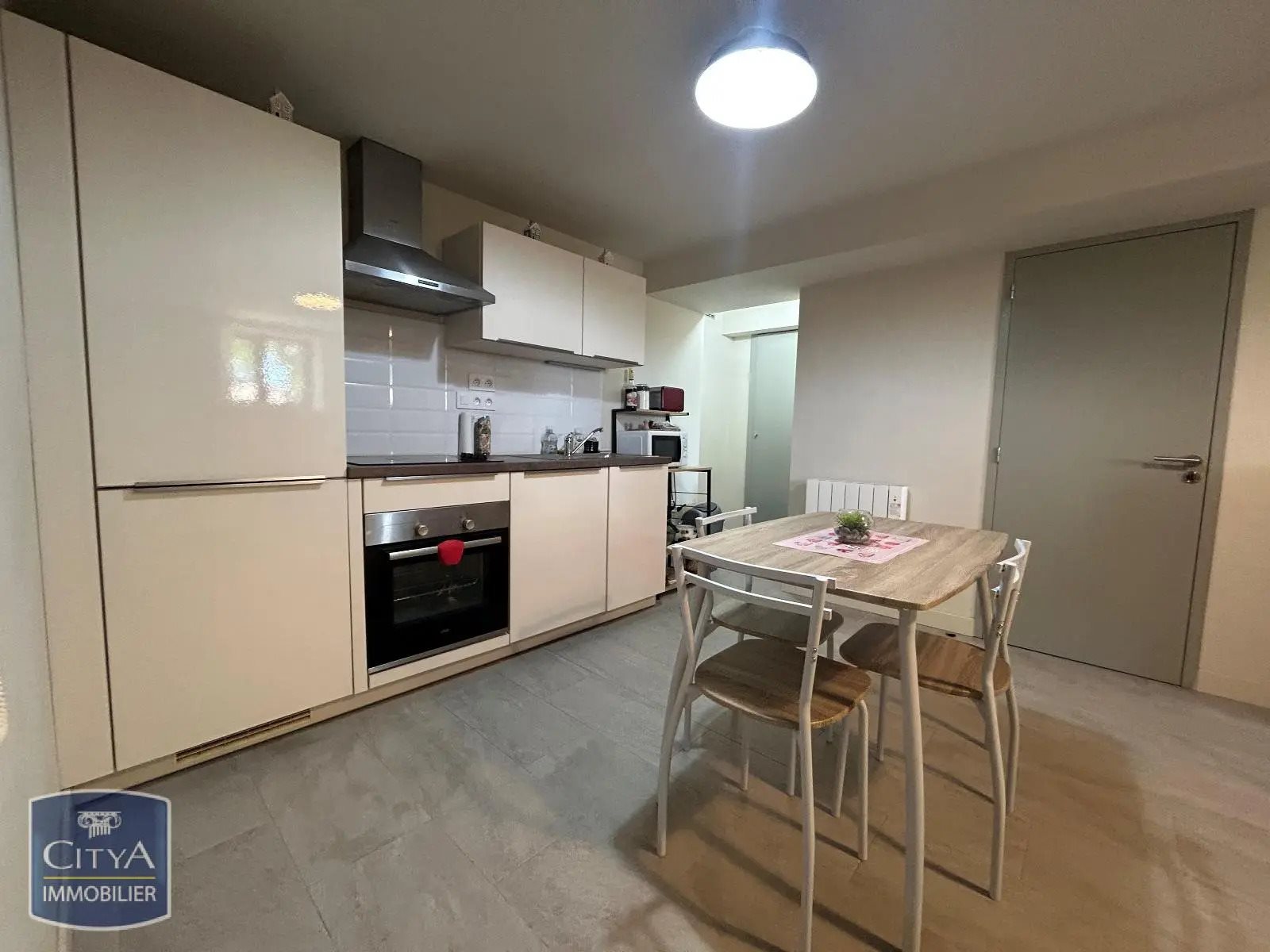 Appartement à louer, 36m², Nîmes