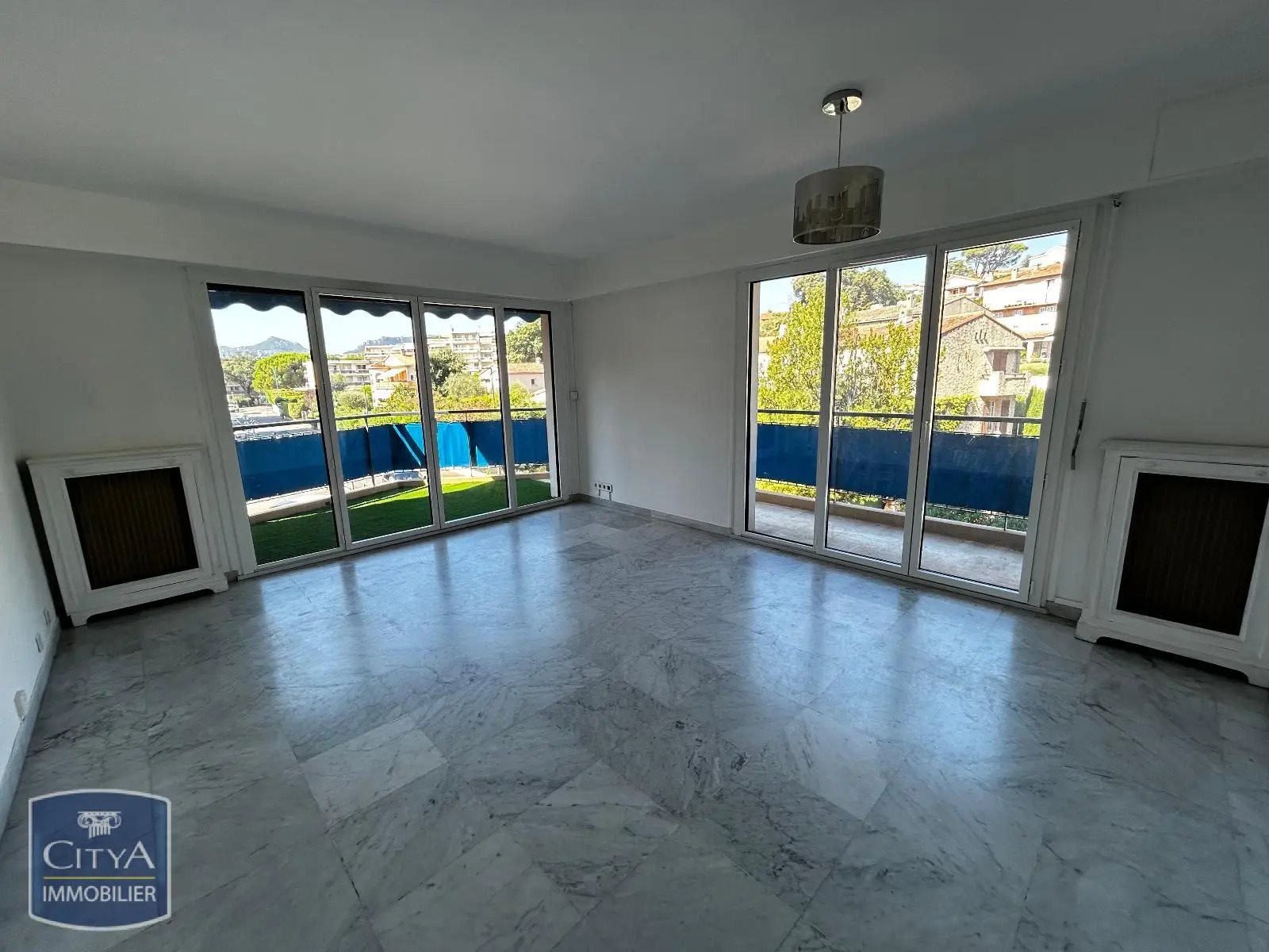 Appartement à louer, 77m², Mandelieu-la-Napoule