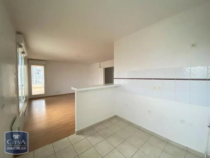 Appartement à louer, 68m², Epernon