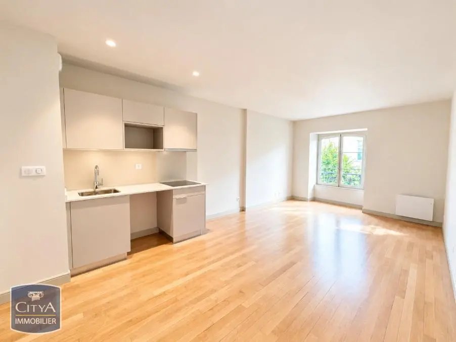 Appartement à louer, 47m², Chinon