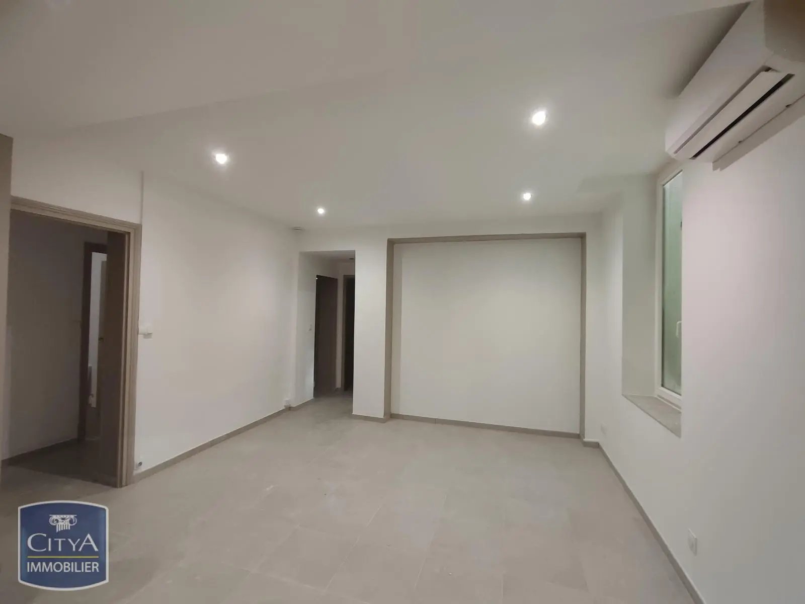 Appartement à louer, 74m², Nîmes