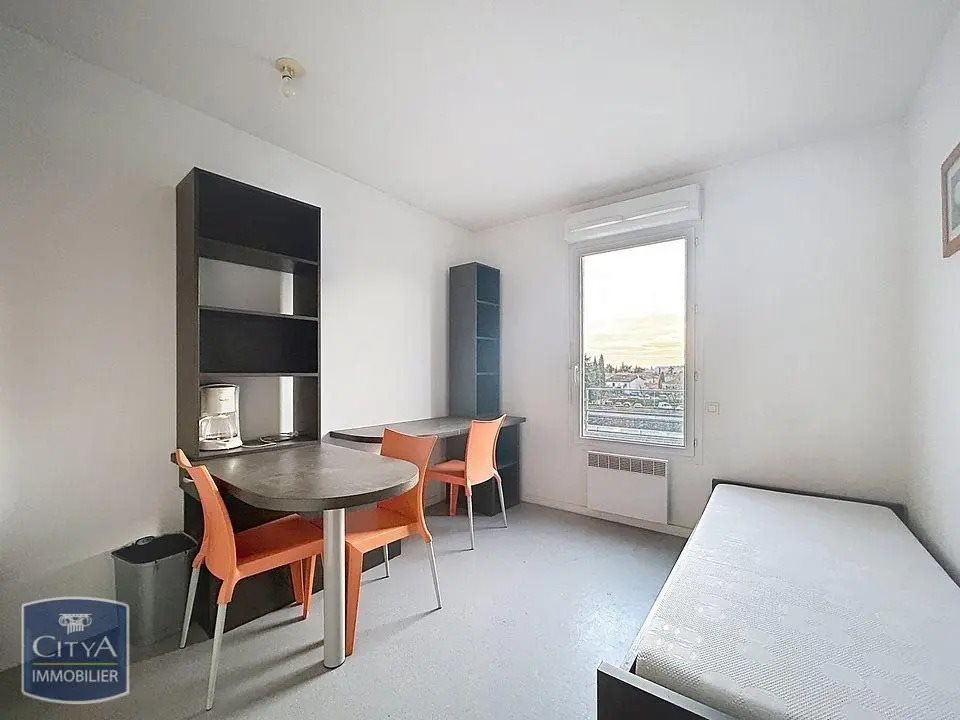 Appartement à louer, 17m², Nîmes