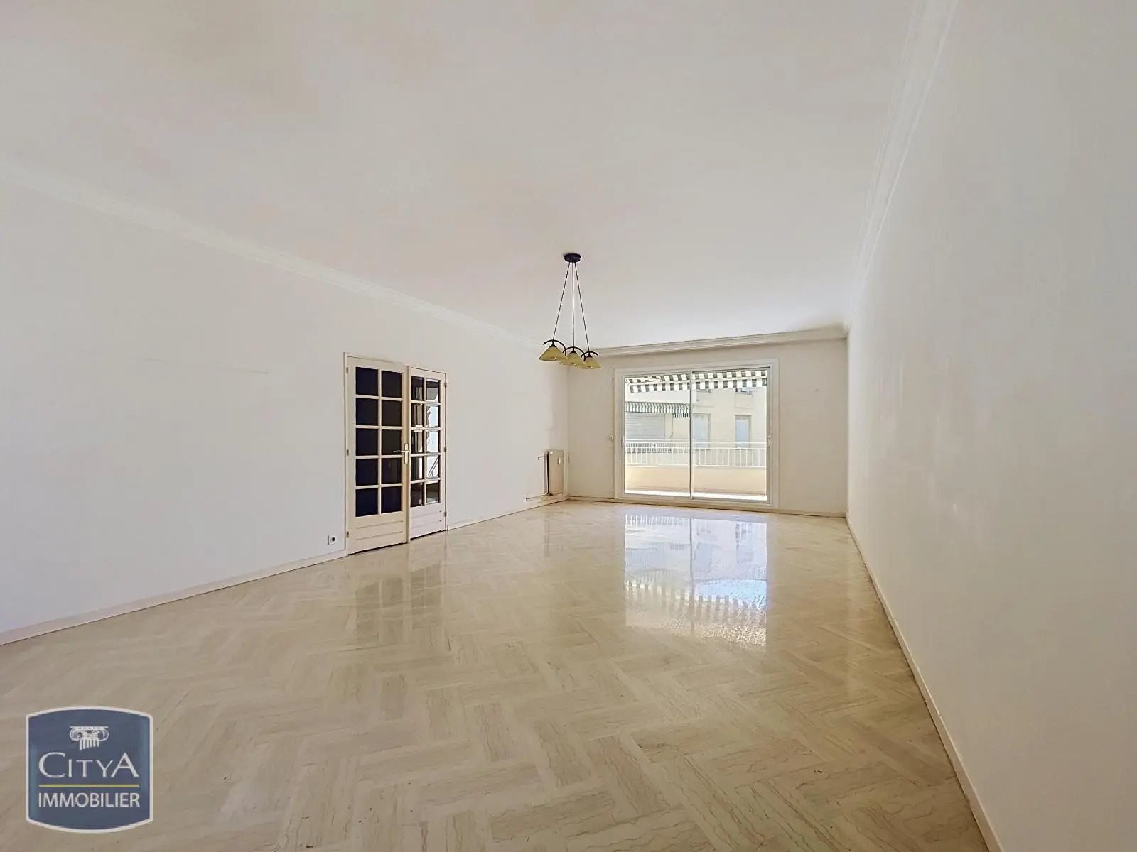 Appartement à louer, 101m², Nîmes
