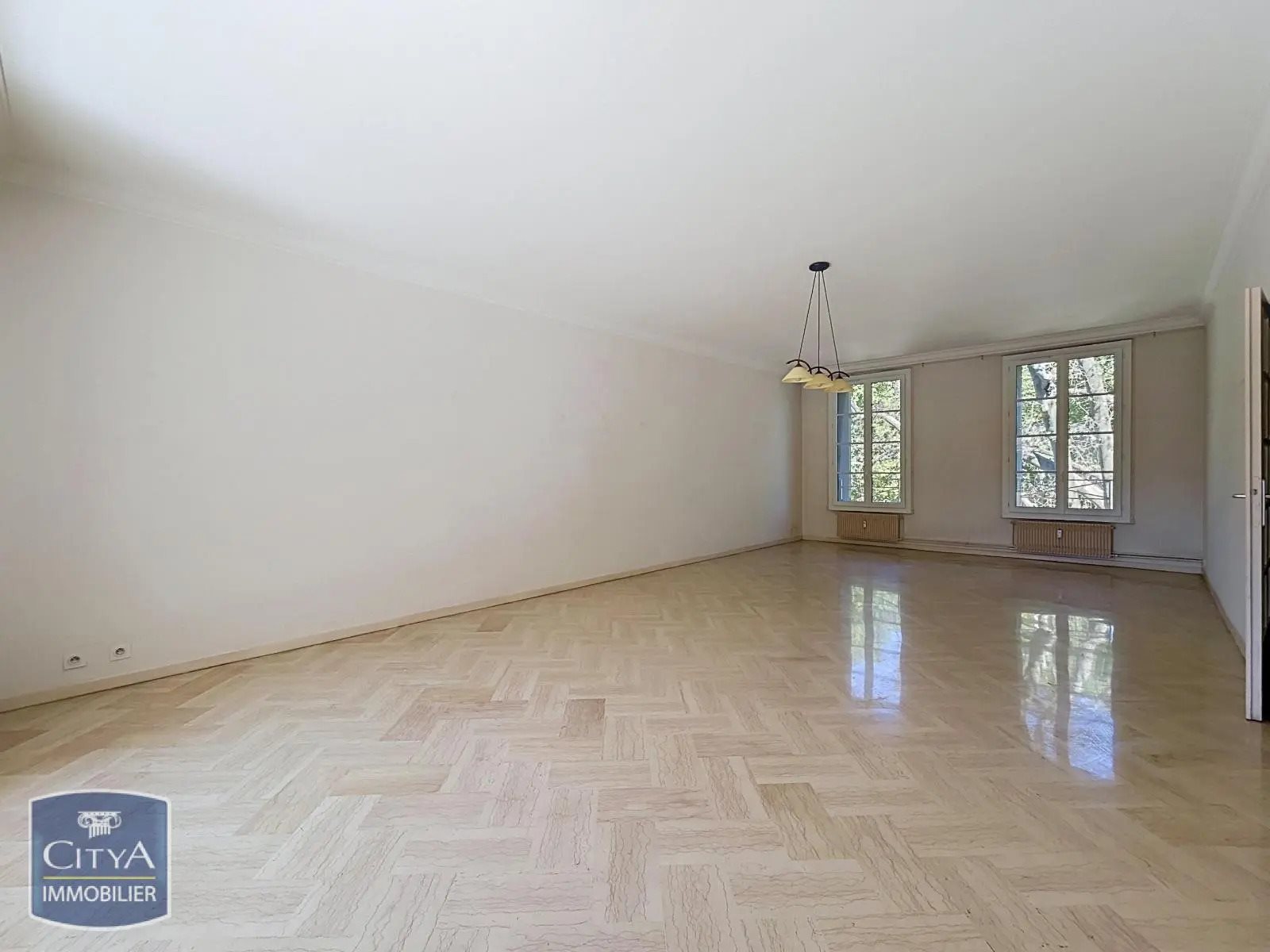 Appartement à louer, 101m², Nîmes