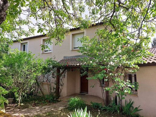 Maison 280 m² · à Villefranche-de-Rouergue · 280 m² · 294 000 €