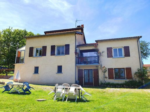 Maison 7 pièces 195 m² · à Villeneuve · 195 m² · 218 000 €