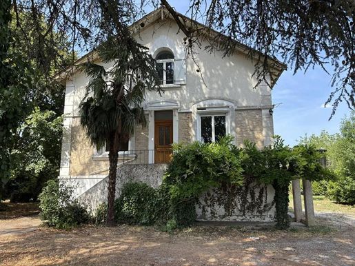 Maison 157 m² · à Villefranche-de-Rouergue · 157 m² · 201 400 €