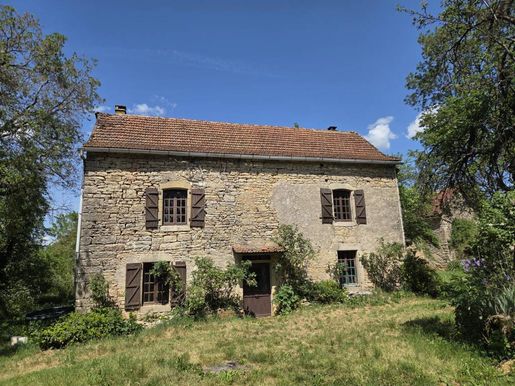 Maison 135 m² · à Villeneuve · 135 m² · 165 000 €