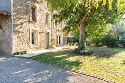 Maison 8 pièces 250 m² · à Carcassonne · 250 m² · 490 000 €