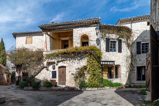 Maison 215 m² · à Uzès · 215 m² · 590 000 €