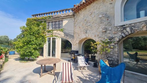 Maison 400 m² · à Uzès · 400 m² · 1 450 000 €