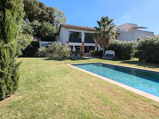 Maison 144 m² · à Puissalicon · 144 m² · 800 000 €