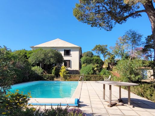 Maison 370 m² · à Roujan · 370 m² · 699 900 €