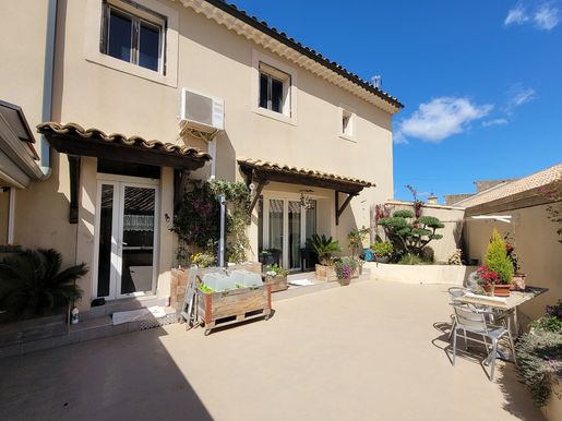 Maison 200 m² · à Caux · 200 m² · 342 400 €