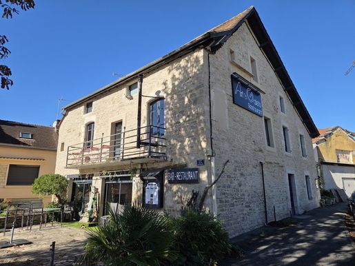 Local commercial 148 m² · à Villeneuve · 148 m² · 252 000 €
