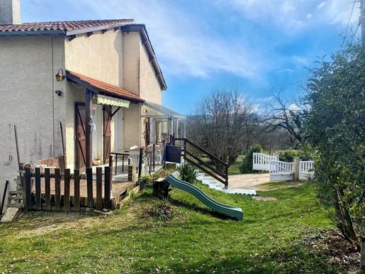 Maison 156 m² · à Villeneuve · 156 m² · 218 000 €