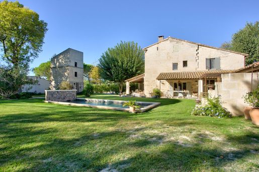 Maison 570 m² · à Arles · 570 m² · 1 990 000 €