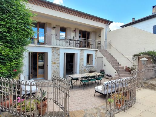 Maison 250 m² · à Saint-Geniès-de-Fontedit · 250 m² · 477 000 €
