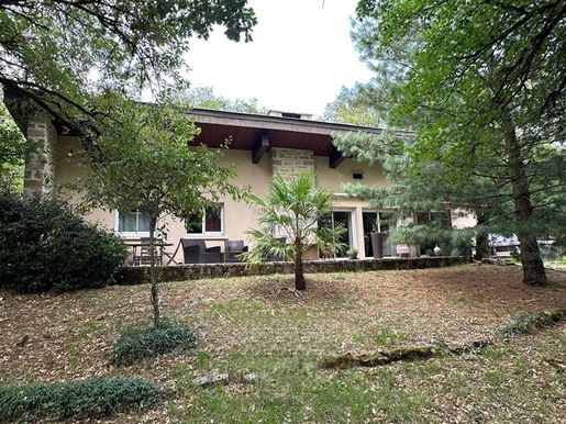 Maison 6 pièces 130 m² · à Toulonjac · 130 m² · 220 500 €