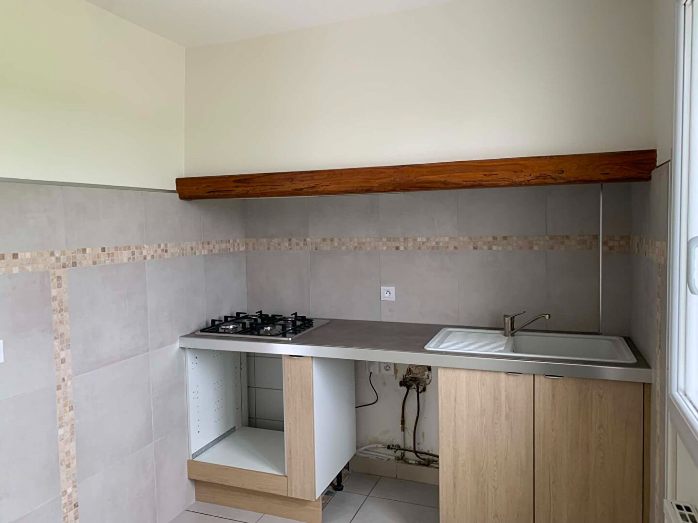 Maison à louer, 84m², Limalonges