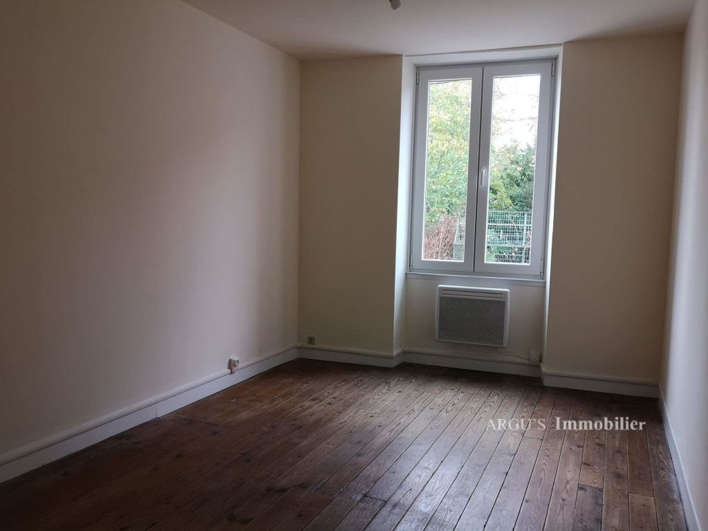 Maison à louer, 61m², Bouresse