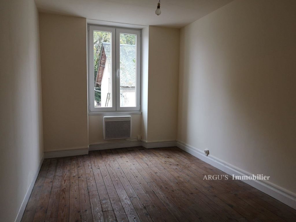 Maison à louer, 61m², Bouresse