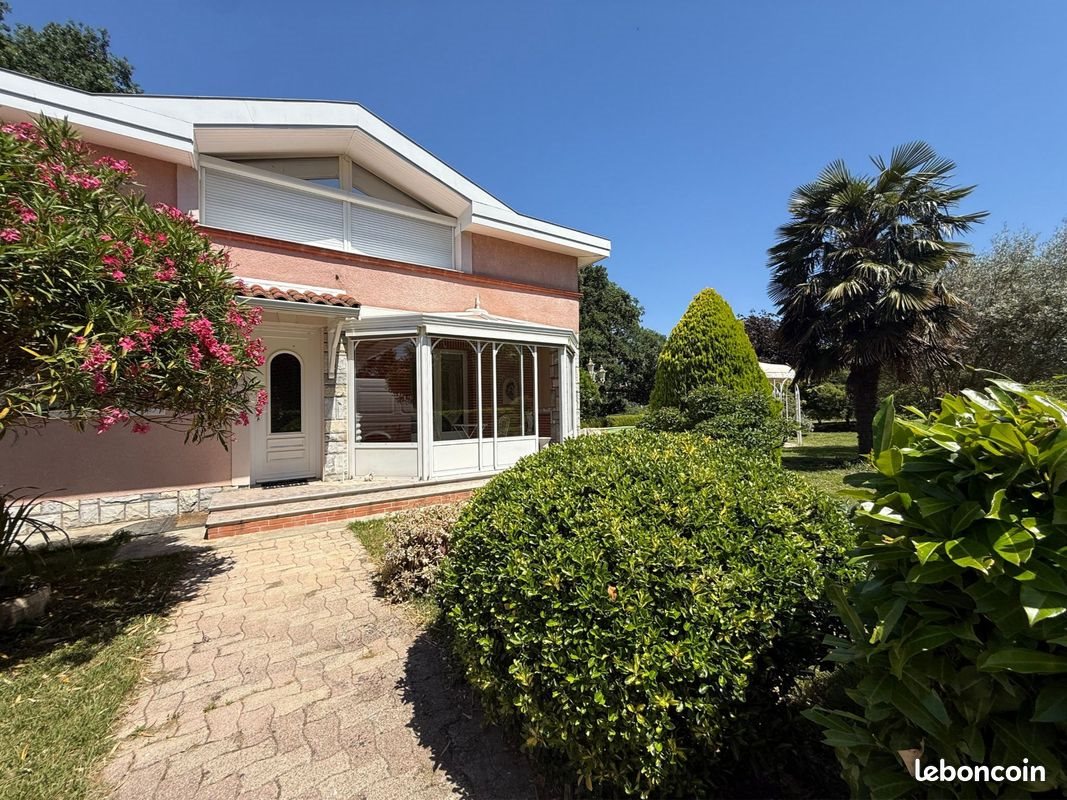Maison à vendre, 140m², La Salvetat-Saint-Gilles