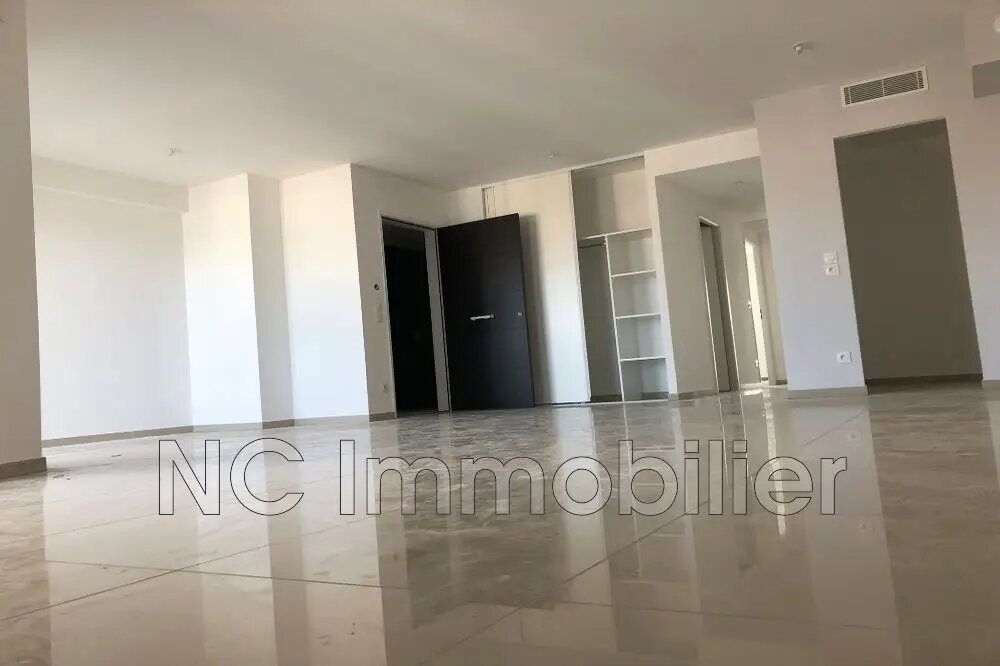Appartement à louer, 78m², Antibes
