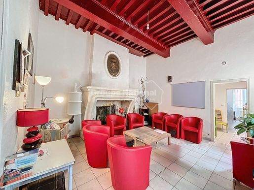 Maison 23 pièces 361 m² · à Tarascon · 361 m² · 480 000 €