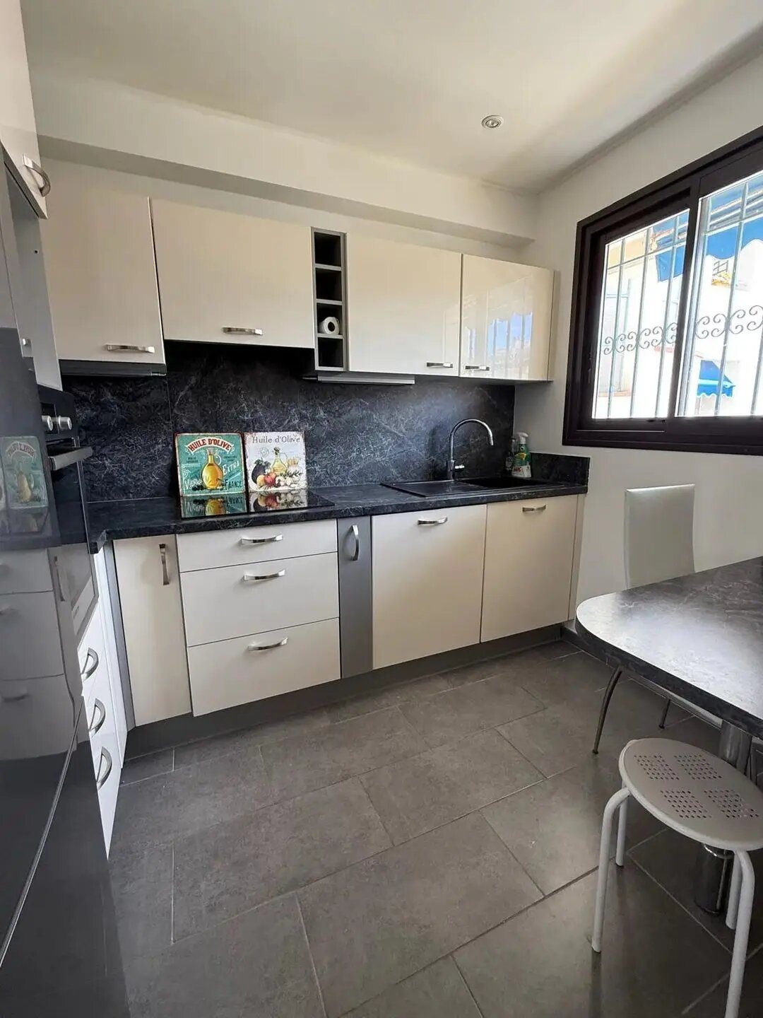 Appartement à louer, 65m², Antibes