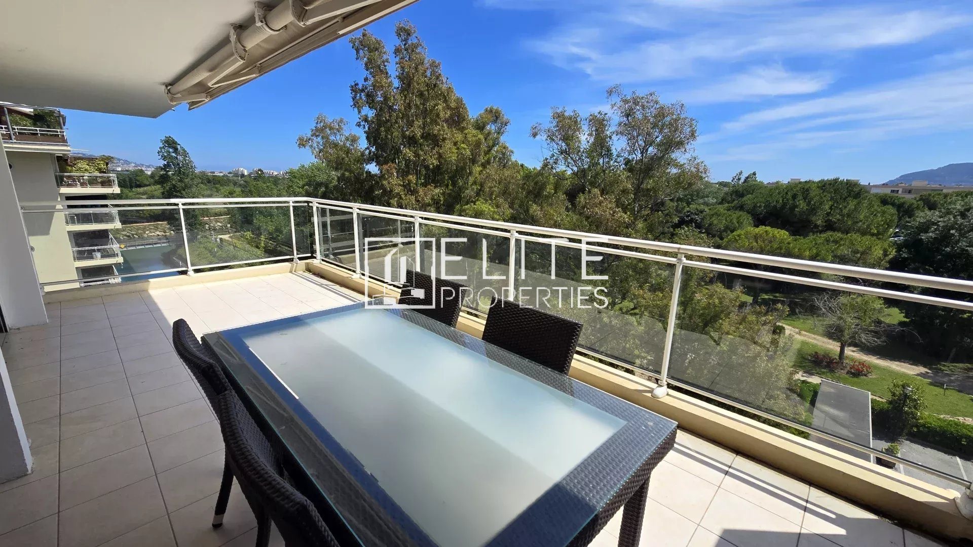 Appartement à vendre, 70m², Mandelieu-la-Napoule