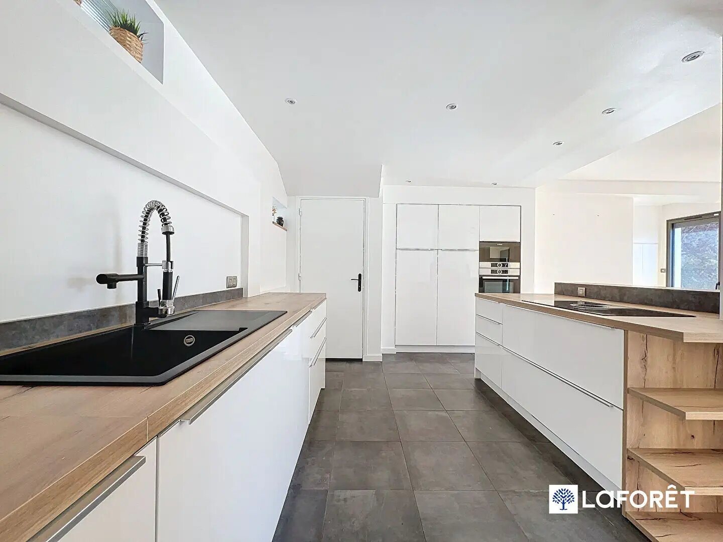 Maison à louer, 269m², Miribel