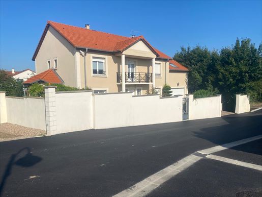 Maison 11 pièces 247 m² · à Noisseville · 247 m² · 499 000 €