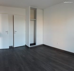 Appartement à louer, 44m², Templemars