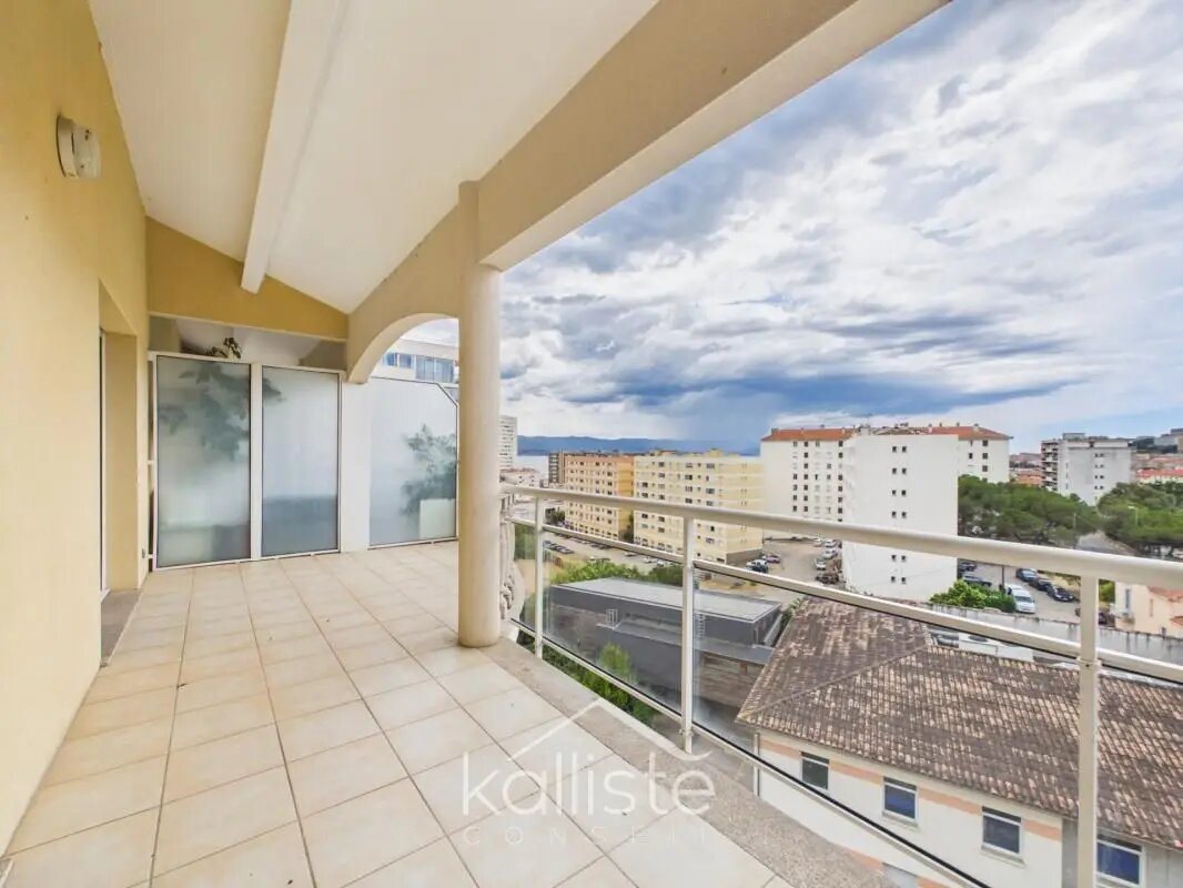 Appartement à louer, 90m², Ajaccio